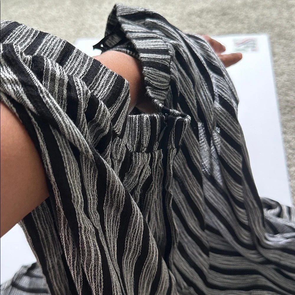 Lulus Striped Two-Piece Set - Picture 11 of 12